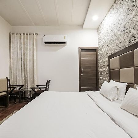 Townhouse Hollywood Heights Hotell Amritsar Eksteriør bilde