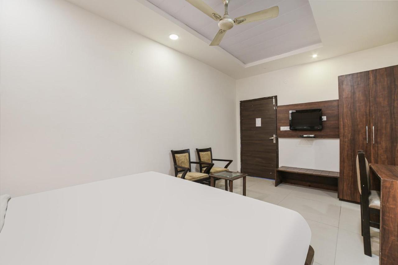 Townhouse Hollywood Heights Hotell Amritsar Eksteriør bilde