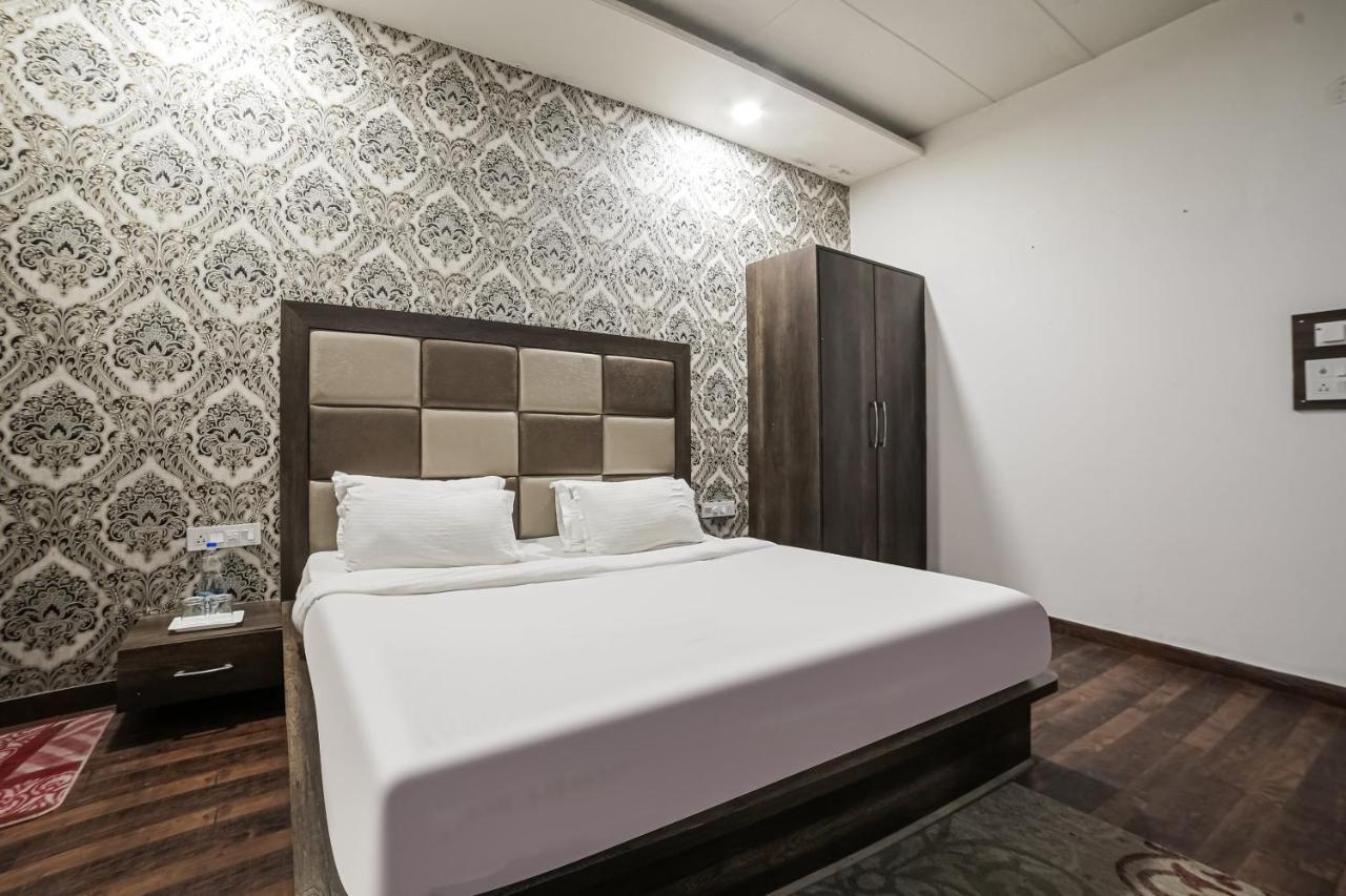 Townhouse Hollywood Heights Hotell Amritsar Eksteriør bilde