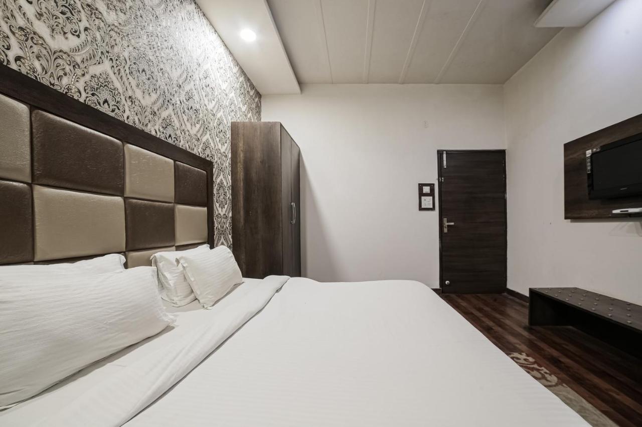 Townhouse Hollywood Heights Hotell Amritsar Eksteriør bilde