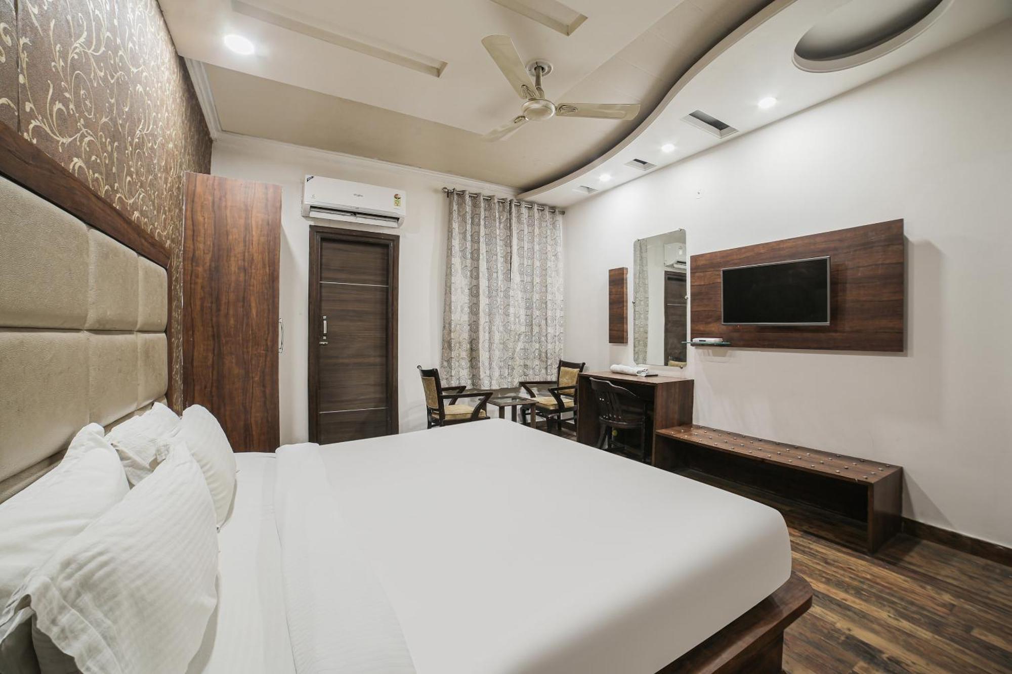 Townhouse Hollywood Heights Hotell Amritsar Eksteriør bilde