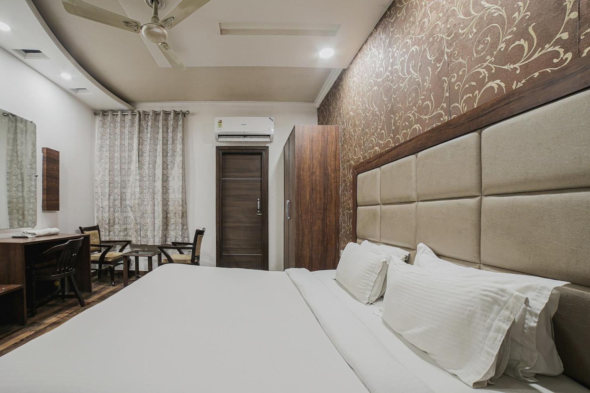 Townhouse Hollywood Heights Hotell Amritsar Eksteriør bilde